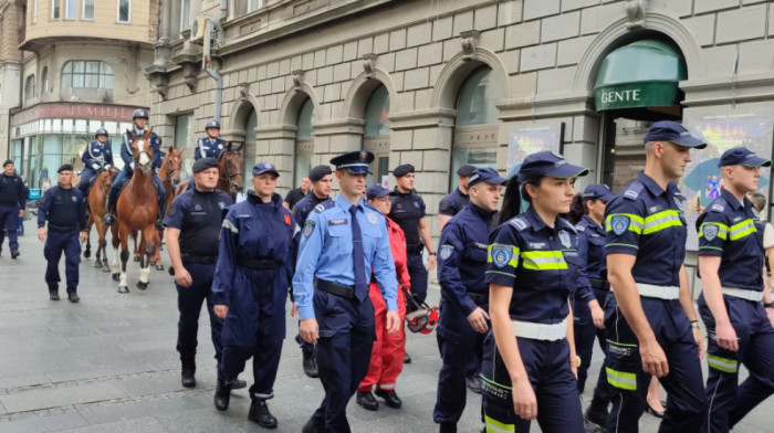 Održan tradicionalni defile Čete konjanika i Orkestra policije u Knez Mihailovoj