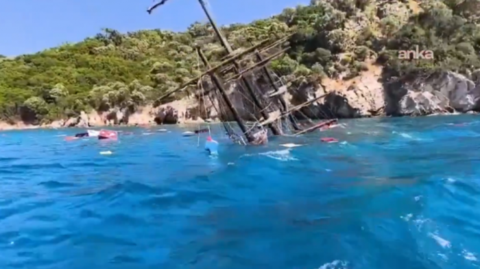 Drama kod Marmarisa: Potonuo turistički brod sa 148 putnika, ljudi skakali u more kako bi preživeli (VIDEO)