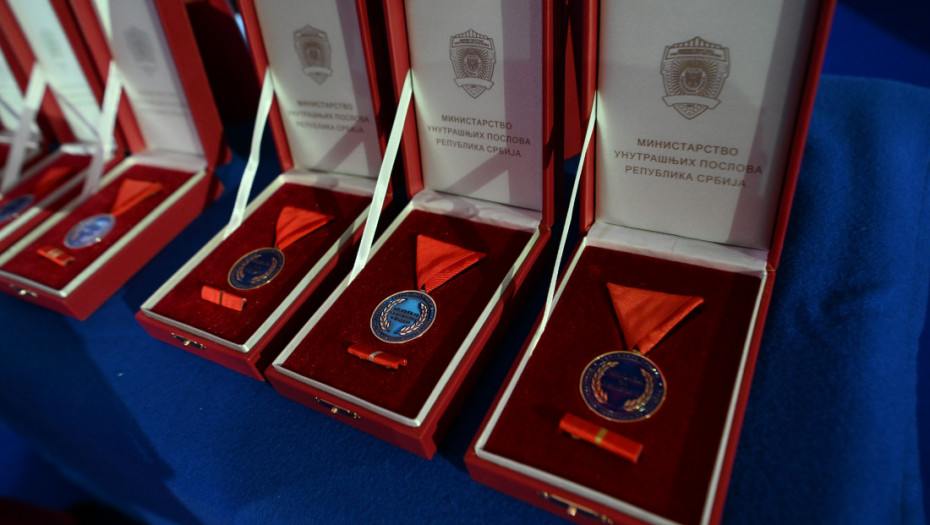 Najzaslužniji pripadnici MUP-a nagrađeni medaljama povodom Dana MUP-a i policije