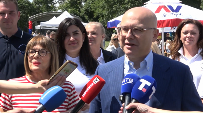 Vučević u selu Kratovo prisustvuje skupu "Srbija pobeđuje" (VIDEO)