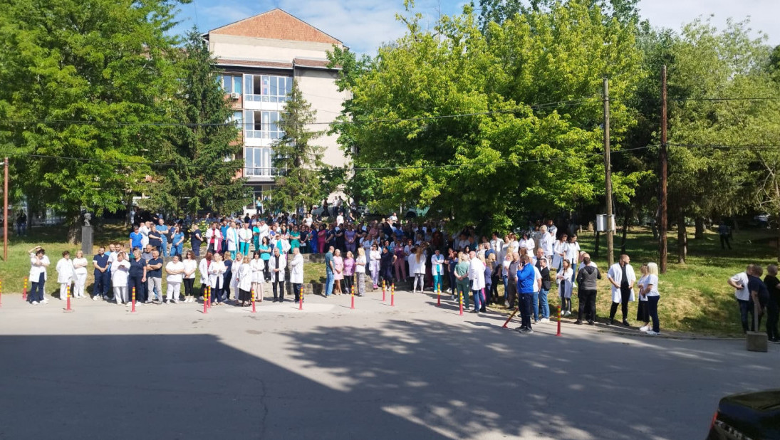 Petnaesti dan protesta u Gračanici: Radnici traže oslobađanje uhapšenih direktora