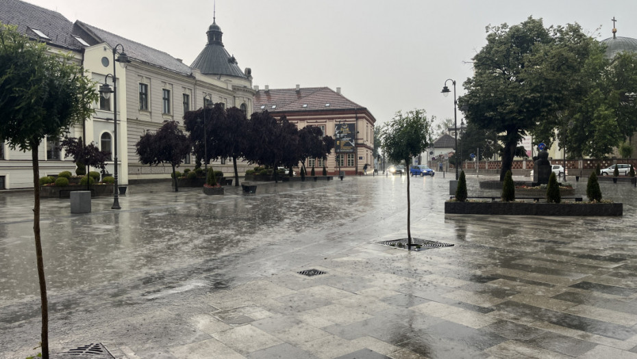 RHMZ izdao hitno upozorenje: Na snazi je narandžasti meteoalarm, jake oluje i grad u više regiona