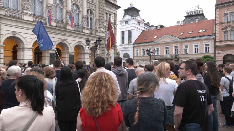 Novi protest u Novom Sadu zbog dešavanja u Jovinoj gimnaziji: Roditelji traže rešenja