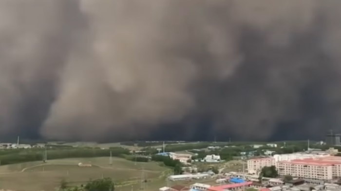 Apokaliptični prizori: Ogroman "zid prašine" progutao grad u Kini (VIDEO)