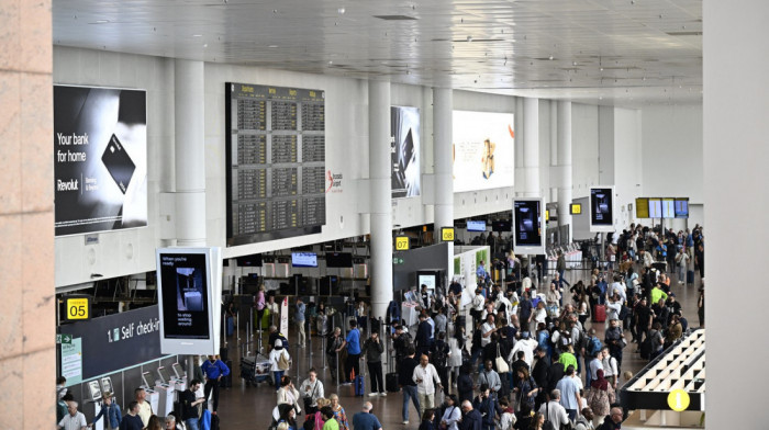 Avio-saobraćaj u Belgiji obnovljen nakon štrajka, stotine putnika noćile na aerodromu