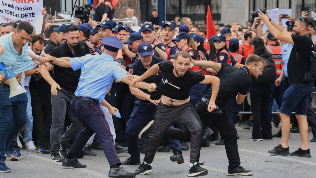 Novi protest u Tirani: Građani protiv luksuznog kompleksa Džareda Kušnera