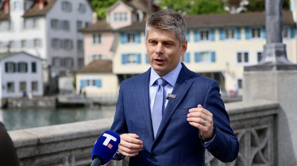 Gujon: Izložba "Ugroženi i zaboravljeni ljudi" podseća Evropu na položaj Srba na KIM