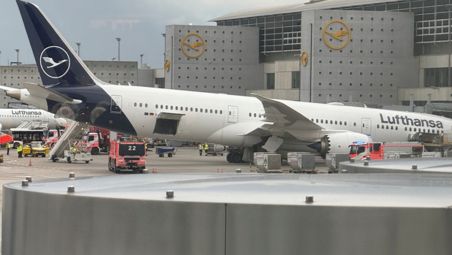 Incident na aerodromu u Frankfurtu: Srušio se prednji trap aviona Lufthanze, ima povređenih (VIDEO)