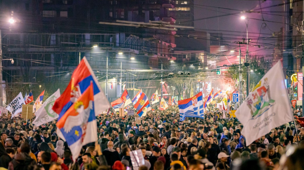Vučić: U nemirima 15. marta učestvovalo više od 2.000 državljana Crne Gore