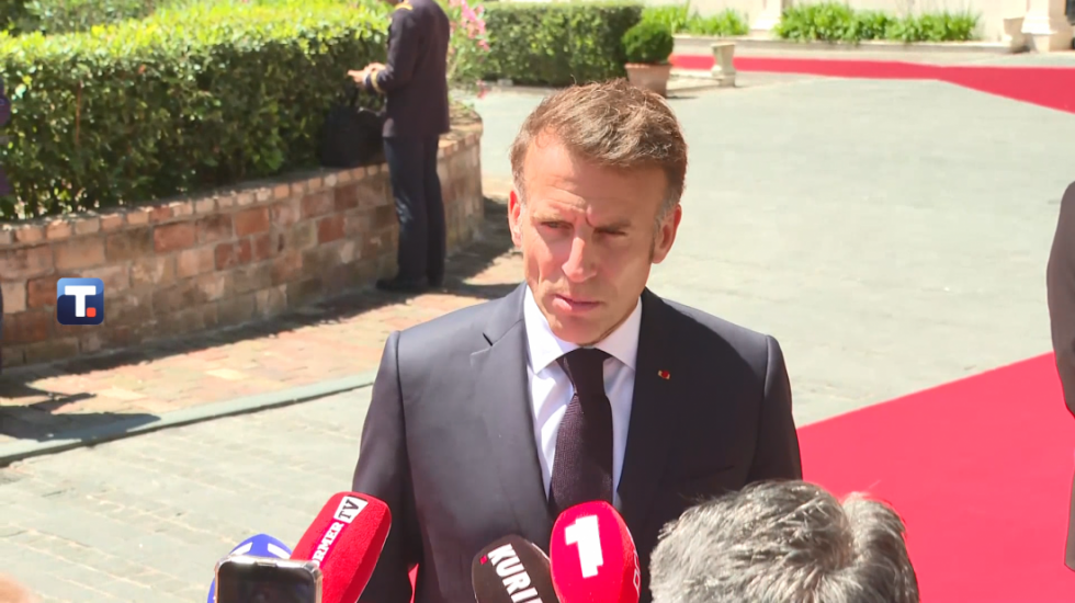 Makron u Tivtu: Srbija ima evropsku budućnost