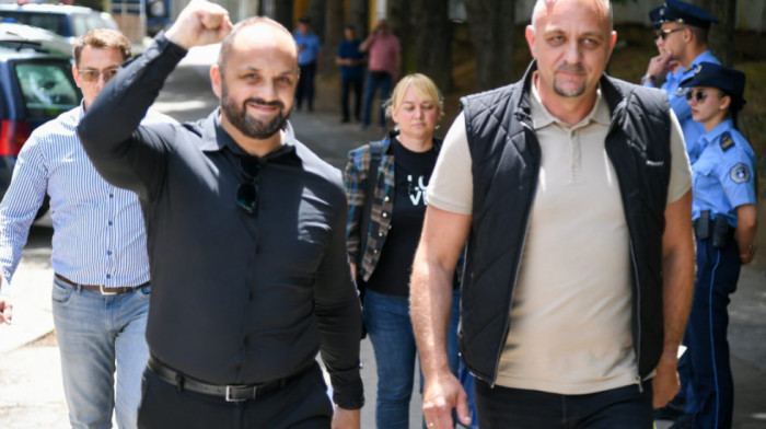 Radojević: Sprovodili smo zakonite odluke opštine, Zaporožac: Policajci bili veoma grubi