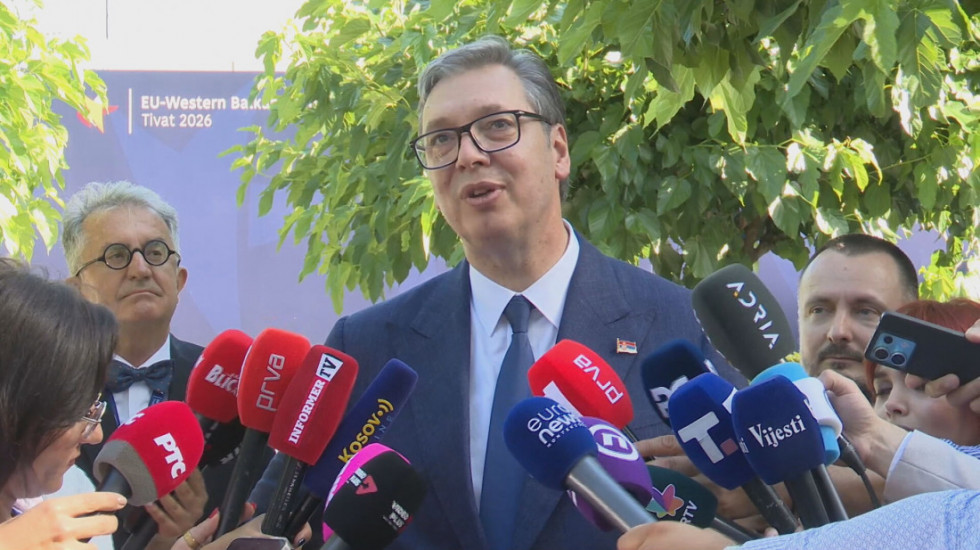 Vučić u Tivtu: ANB organizovala napade na Srbiju preko medija, naši bili dobri kad su gasili požar