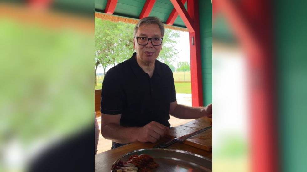 Vučić se vratio u Srbiju, uz slaninu i kulen na Paliću sa mladim liderima: "Ovo su prave evropske vrednosti"