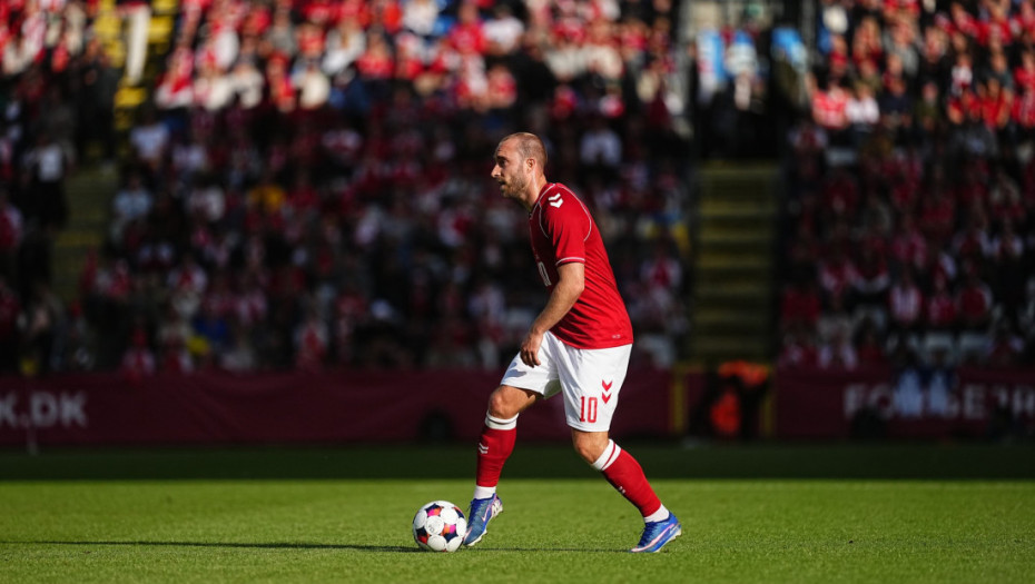 Muk na stadionu: Kristijan Eriksen ponovo kolabirao na terenu - utakmica odmah prekinuta