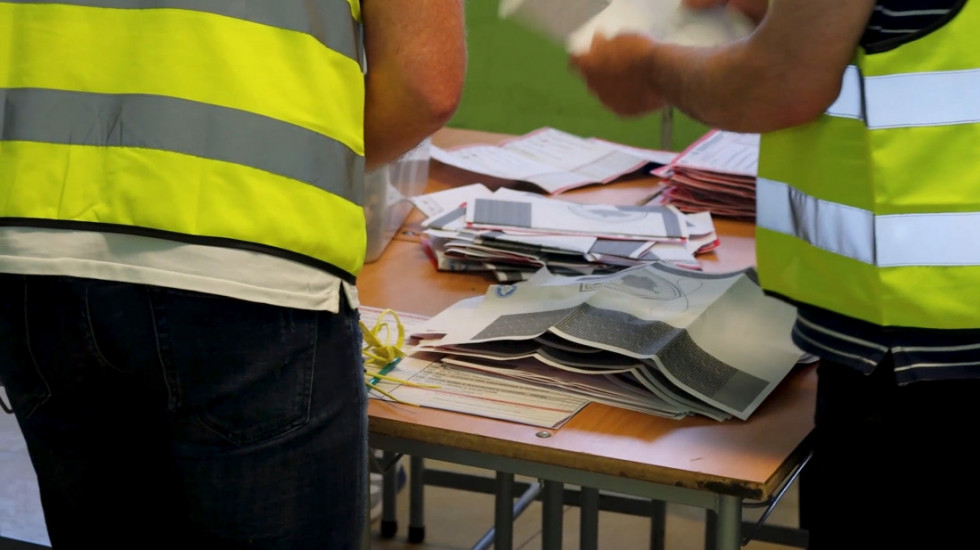 Preliminarni rezultati CIK na osnovu 99,40 % biračkih mesta: Samoopredeljenje 42,92%, Srpska lista 6,17%