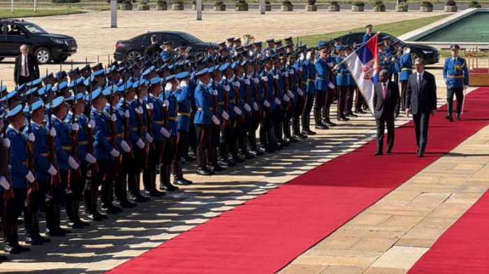 Predsednik Angole u poseti Beogradu: Vučić ga dočekao ispred Palate Srbija