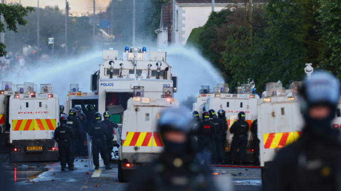 Posle napada usledili neredi: Zašto Belfast ponovo postaje poprište sukoba?