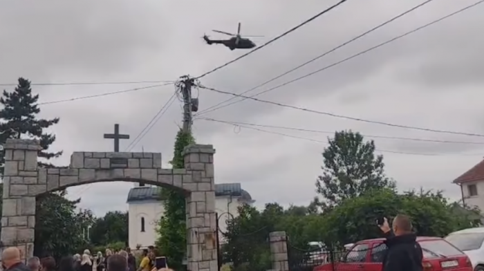 Poslednji let kapetana neba: Četiri helikoptera ispratila Vladana Kosića na večiti let