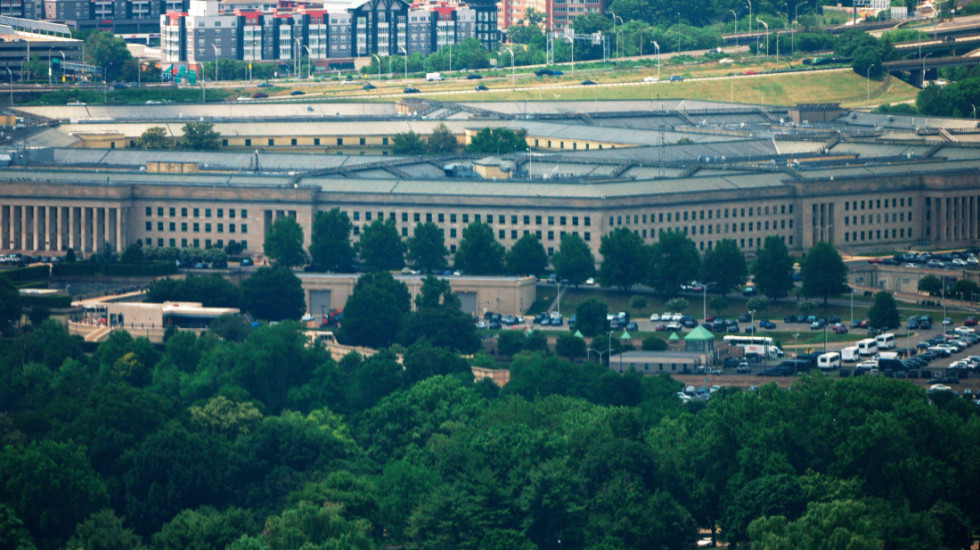 Pentagon vrši pritisak na odbrambene firme da brže proizvode oružje i municiju