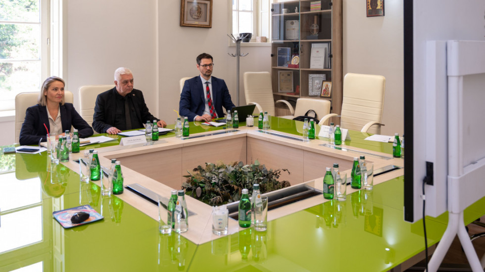 Bratina: Pristupanje zoni bez rominga jedan od primera koristi EU integracija