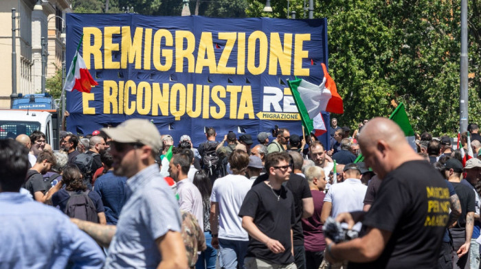 Blokiran Rim: Sukob desnice i antifašista, 2.000 policajaca na ulicama - četiri protesta u isto vreme