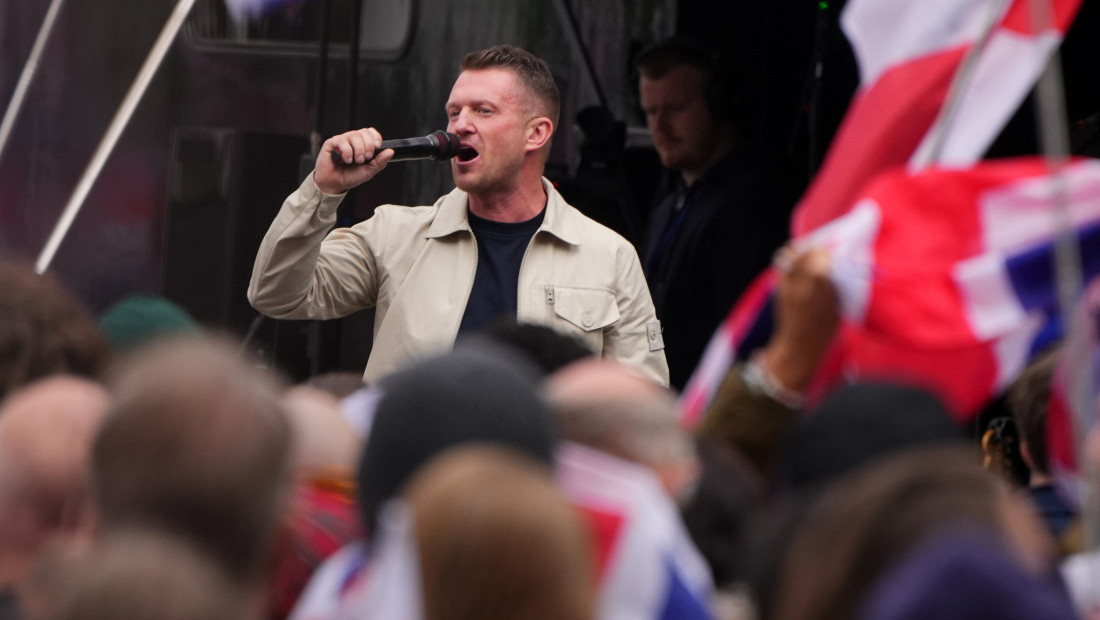 Britanski anti-islamski aktivista Tomi Robinson nakratko priveden: Tri sata na aerodromu Hitrou bez telefona