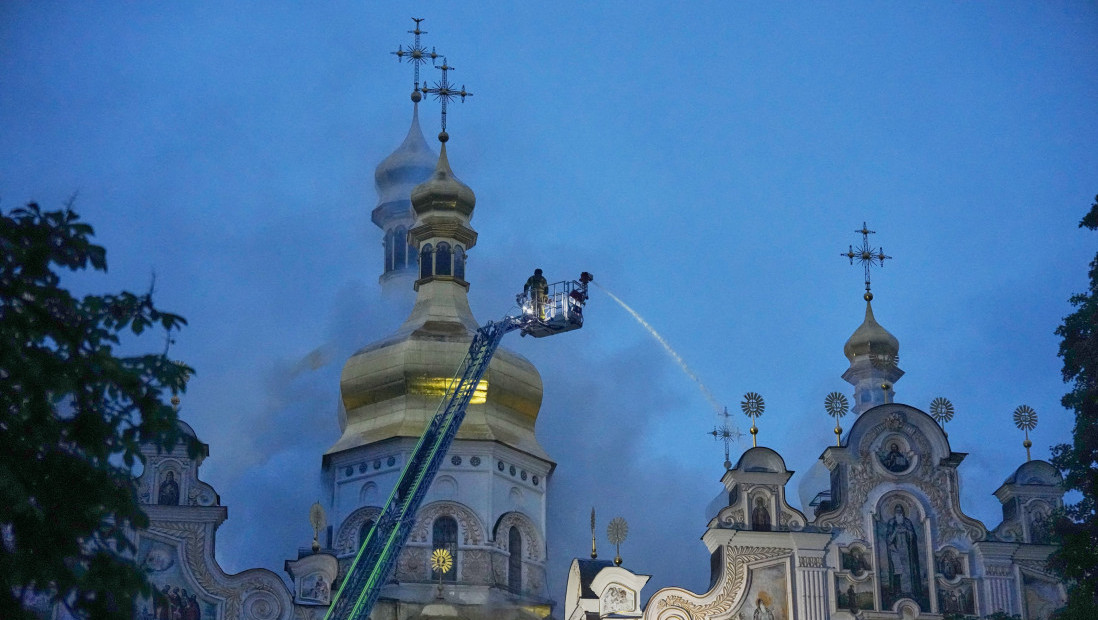 RAT U UKRAJINI Drevne ikone i relikvije Kijevo-pečerske lavre spasene iz požara