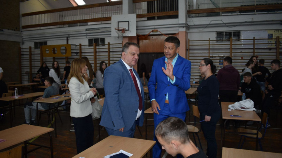 Kako je protekao prvi dan male mature i da li je bilo nepravilnosti? Oglasilo se Ministarstvo prosvete