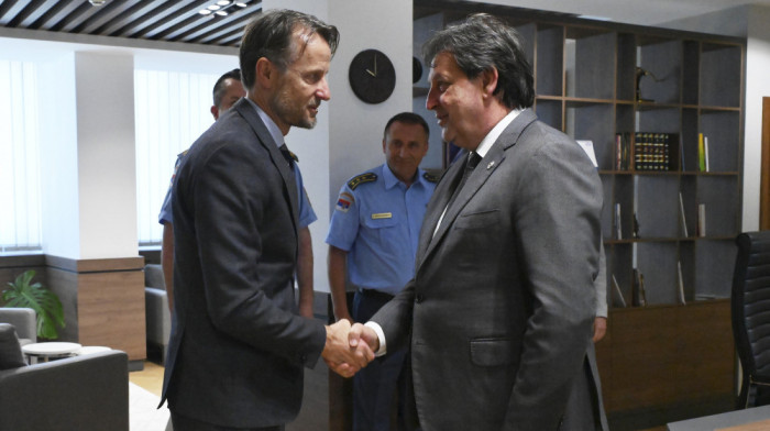 Gašić sa Bekeratom o saradnji Srbije i Evropske unije u oblasti odbrane