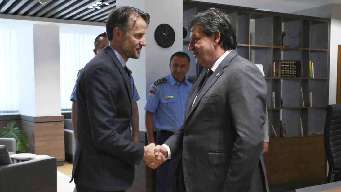 Gašić sa Bekeratom o saradnji Srbije i Evropske unije u oblasti odbrane