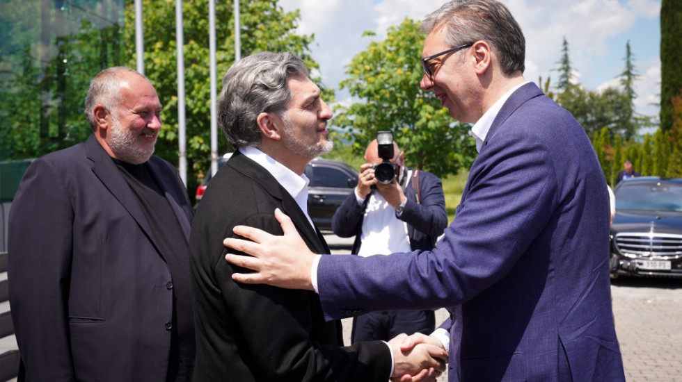 Vučić završio trodnevnu posetu Gruziji, lično ga ispratio predsednik Kavelašvili