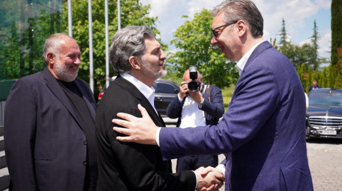 Vučić završio trodnevnu posetu Gruziji, lično ga ispratio predsednik Kavelašvili