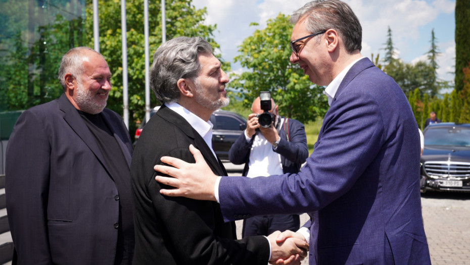 Vučić završio trodnevnu posetu Gruziji, lično ga ispratio predsednik Kavelašvili