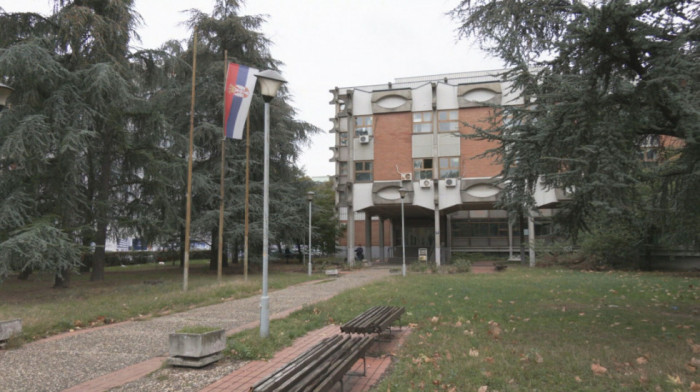 Nasilje na Novom Beogradu: Muškarac (42) tukao suprugu i pretio da će je ubiti