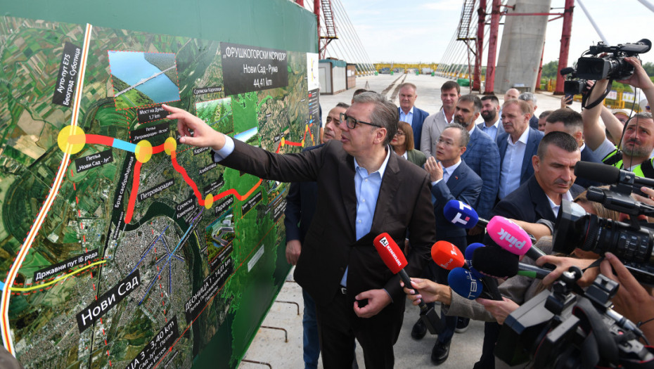Vučić obišao radove na mostu preko Dunava: Za dve i po godine završavamo ceo Fruškogorski koridor