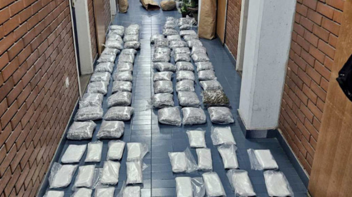 Zaplenjeno 100 kilograma droge u Novom Sadu: Uhapšena dvojica osumnjičenih