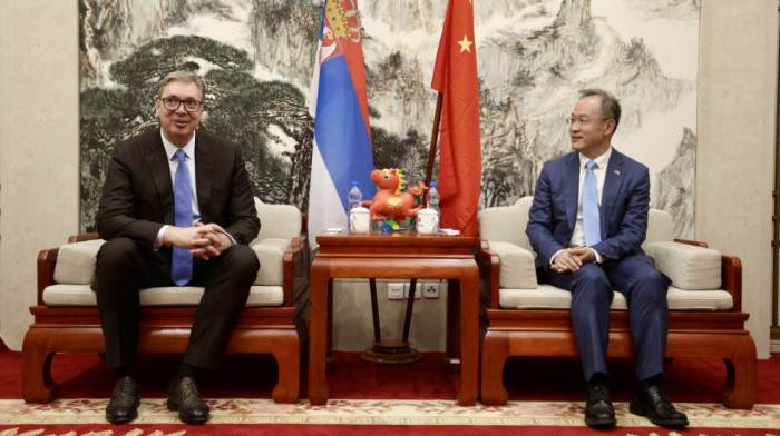 Otvorena izložba fotografija o istoriji prijateljstva Srbije i Kine, prisustvuje Vučić