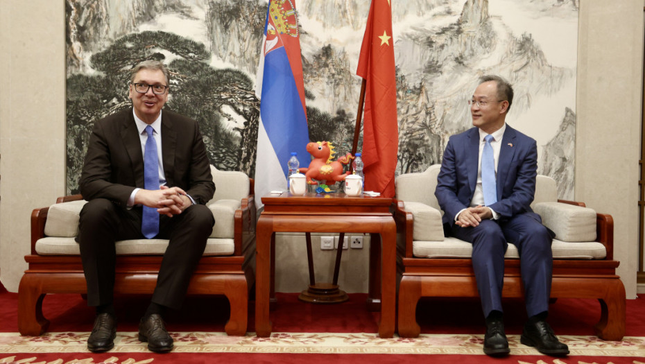 Otvorena izložba fotografija o istoriji prijateljstva Srbije i Kine, prisustvuje Vučić