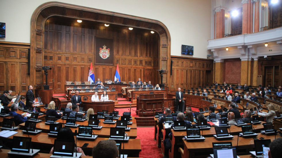 Poslanička pitanja otvorila teme od nevremena do EU: Nastavljena rasprava o pravosudnim zakonima