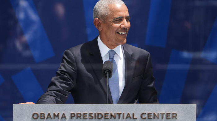 SAD: Obama kritikovao potpredsednika Vensa zbog izjava o imigrantima