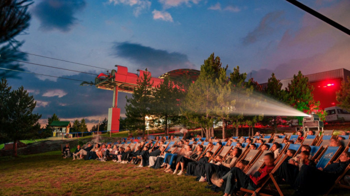 Međustanica kod Ribničkog jezera letnja atrakcija Zlatibora: Bioskop pod zvezdama, eko igralište i Ethno Vibe festival