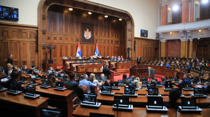 Pred poslanicima 32 amandmana: Nastavak rasprave o transplantaciji organa