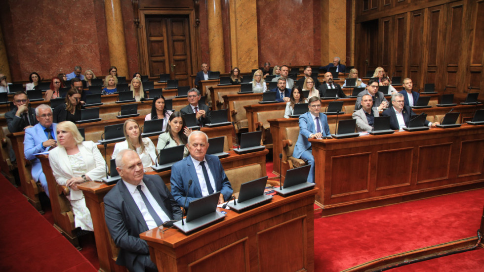 Polemika u parlamentu o zvučnom topu i Venecijanskoj komisiji