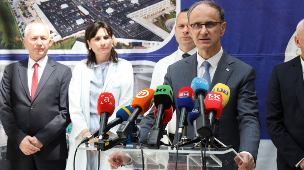 Macut: Što pre sanirati posledice koje je požar ostavio na bolnici "Čigota"