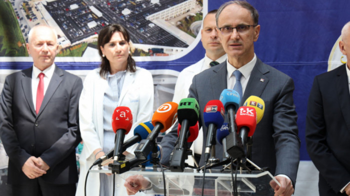 Macut: Što pre sanirati posledice koje je požar ostavio na bolnici "Čigota"