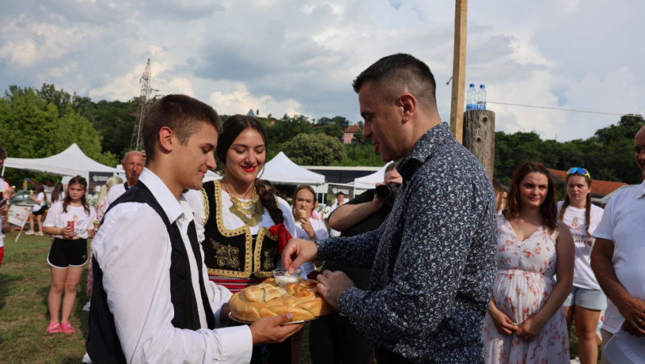 Milićević otvorio ekološko-obrazovni kamp u Smederevu za decu iz dijaspore i regiona (FOTO)