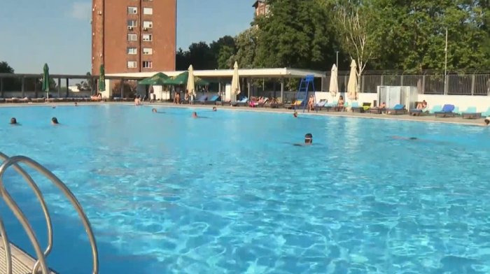 Na bazenima Olimp od sutra noćno kupanje: Ovo su termini i cene karata