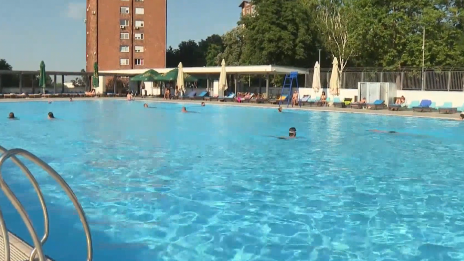 Na bazenima Olimp od sutra noćno kupanje: Ovo su termini i cene karata