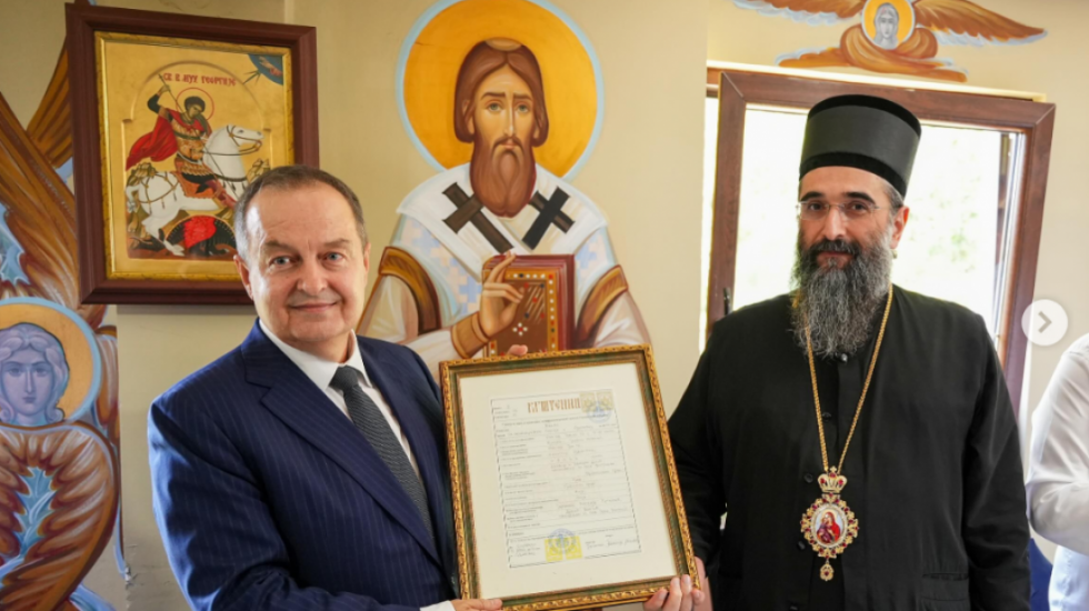 Dačić obeležio 60 godina od krštenja u manastiru Ajdanovac: "Dobio sam drugu šansu u životu"