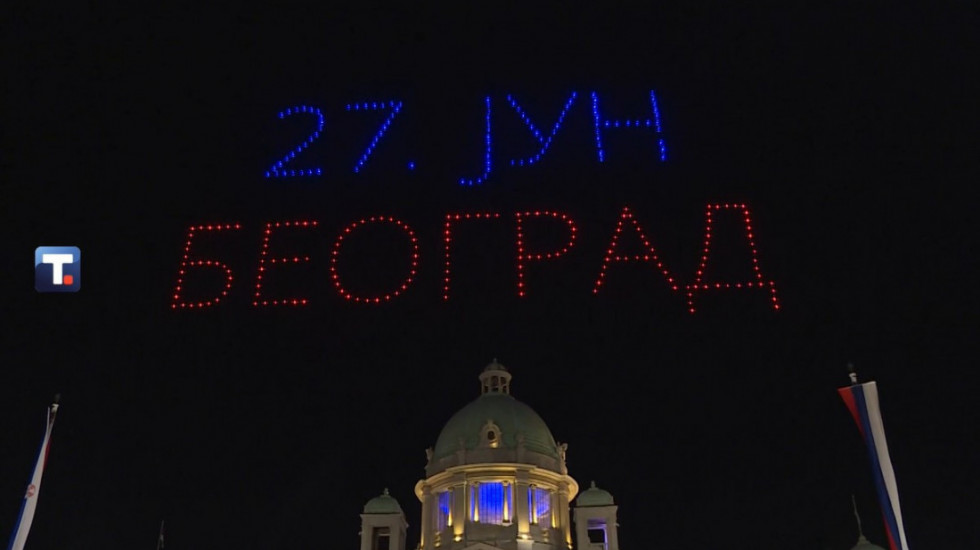 Iznad Skupštine u Beogradu održan "Dron show": Najavljen skup "Srbija moja porodica" (VIDEO)